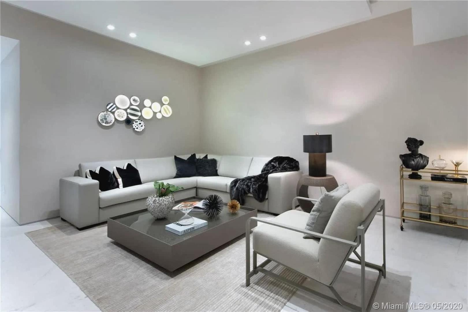 Apartment Elegant 4-bdr Oceanfront With Skyline Views Miami Beach