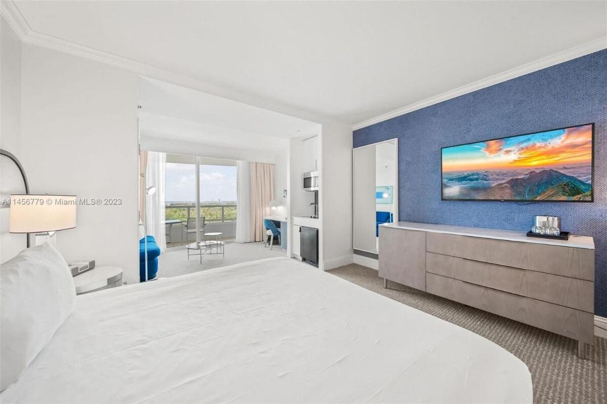 Fontainebleau Corner Unit New Reno 2bdrm 3bath Miami Beach