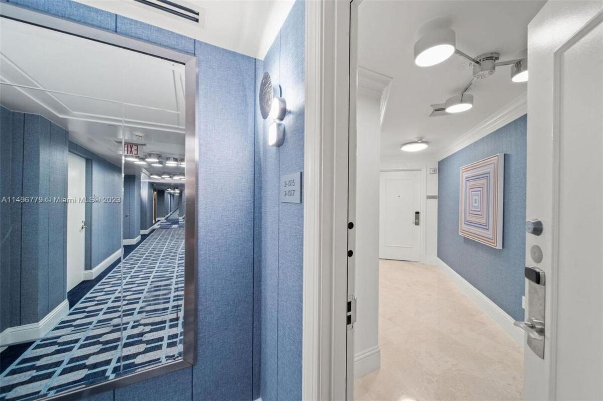 Apartment Fontainebleau Corner Unit New Reno 2bdrm 3bath Miami Beach