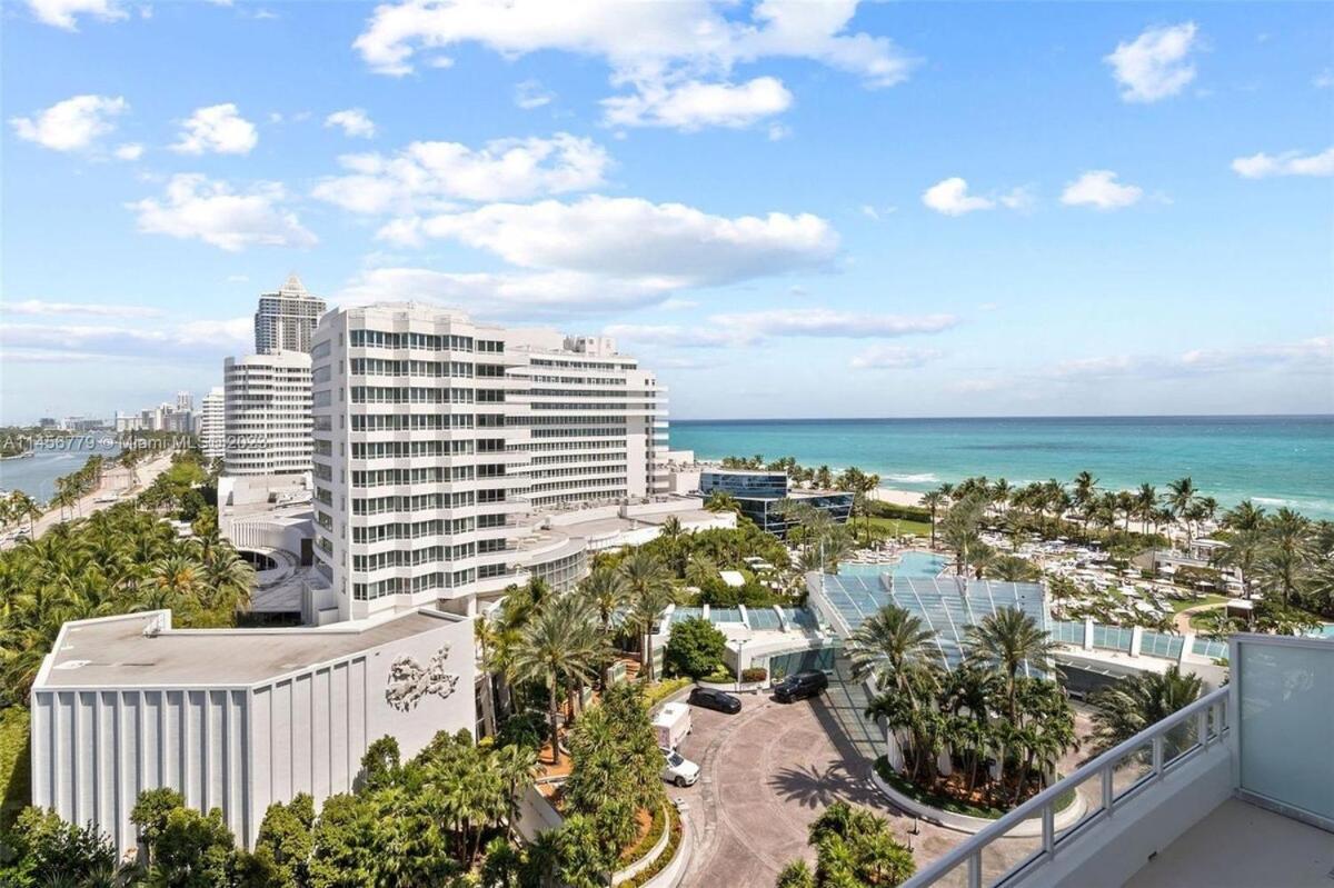 Fontainebleau Corner Unit New Reno 2bdrm 3bath *