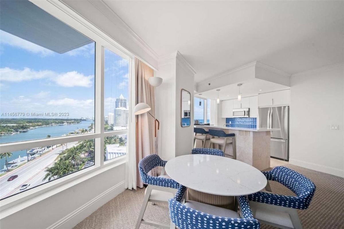 Fontainebleau Corner Unit New Reno 2bdrm 3bath Apartment