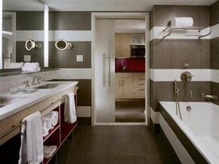 1 South Beach 4*