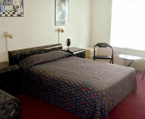 Hotel Tropics