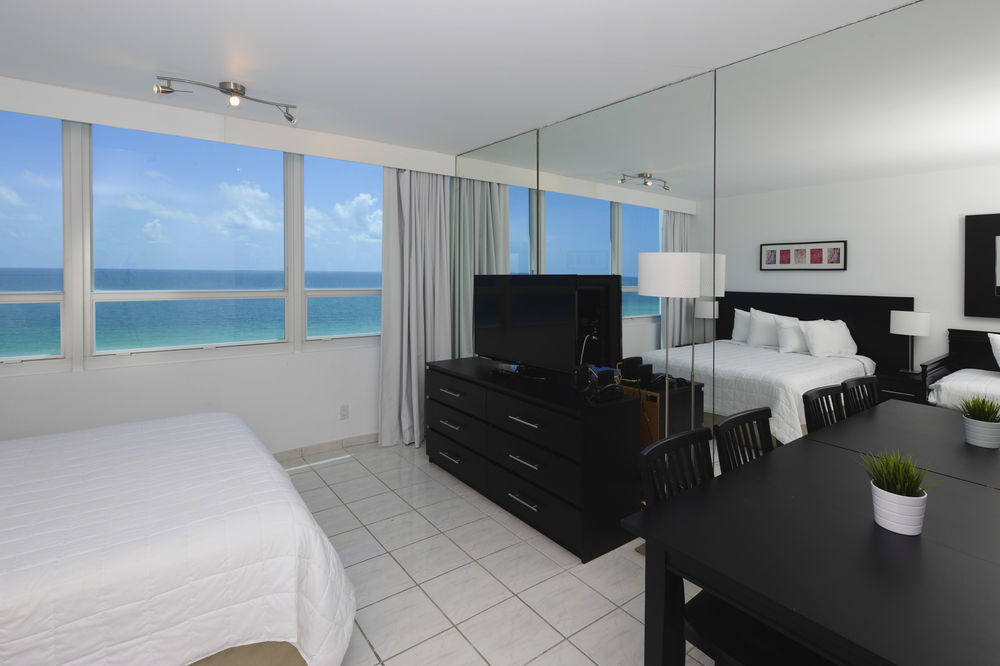 Castle Beach By New Point Miami Hotel Miami Beach