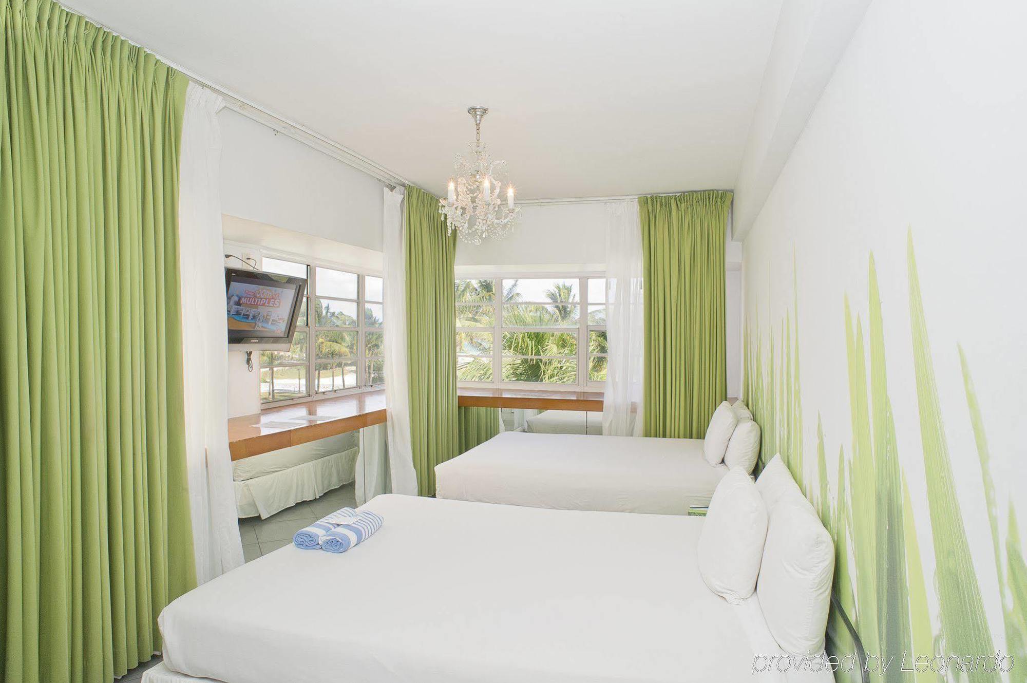 Penguin Hotel Miami Beach