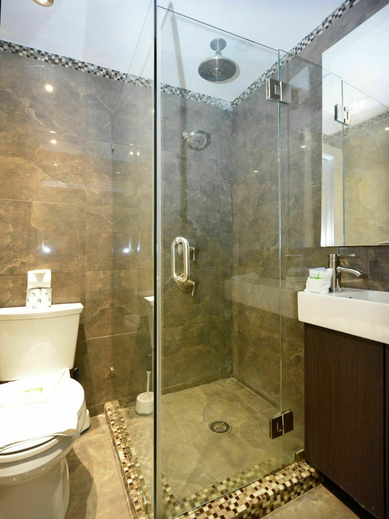 Apartment 335 Ocean Walk Miami Beach