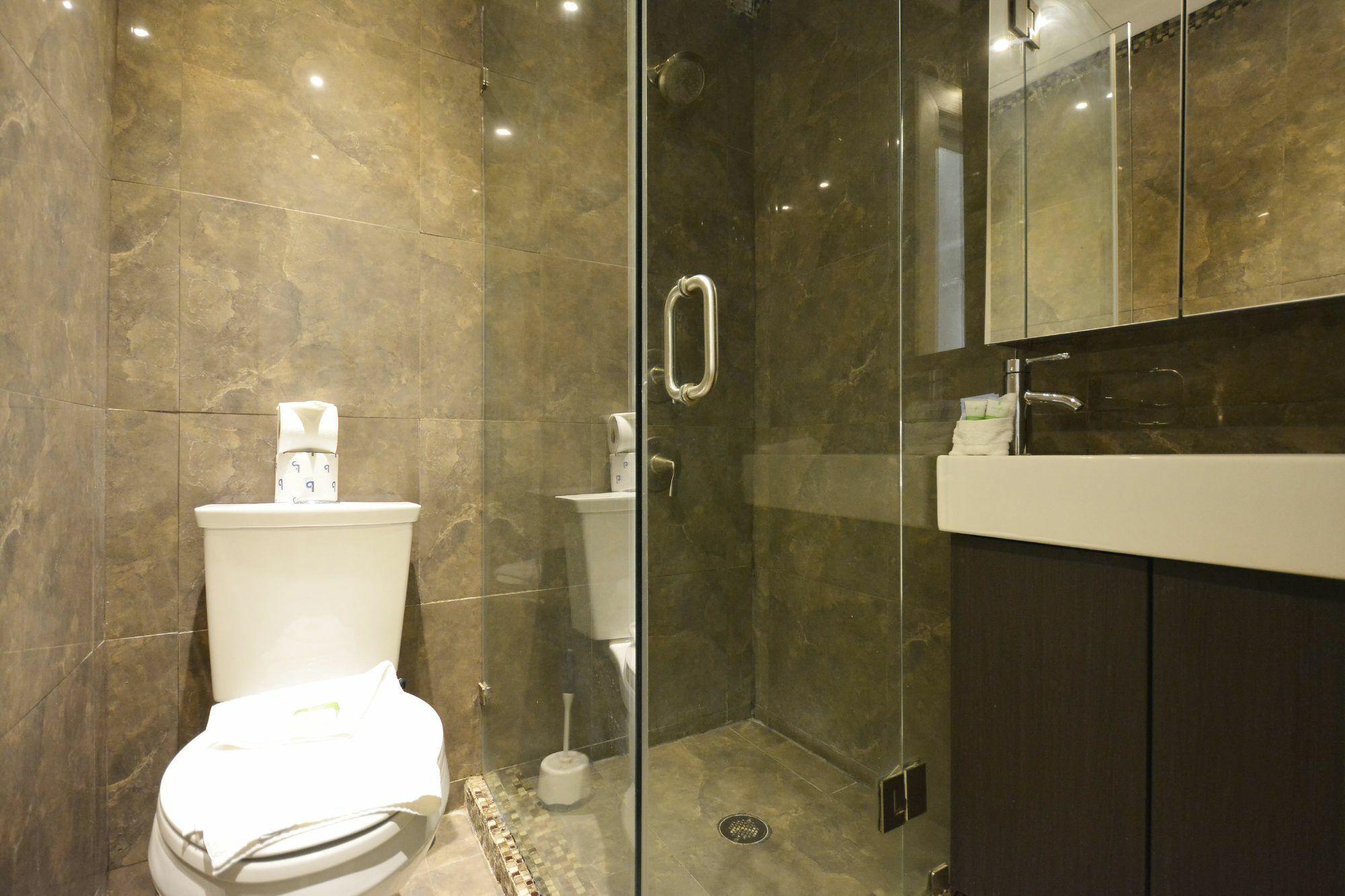 335 Ocean Walk Miami Beach