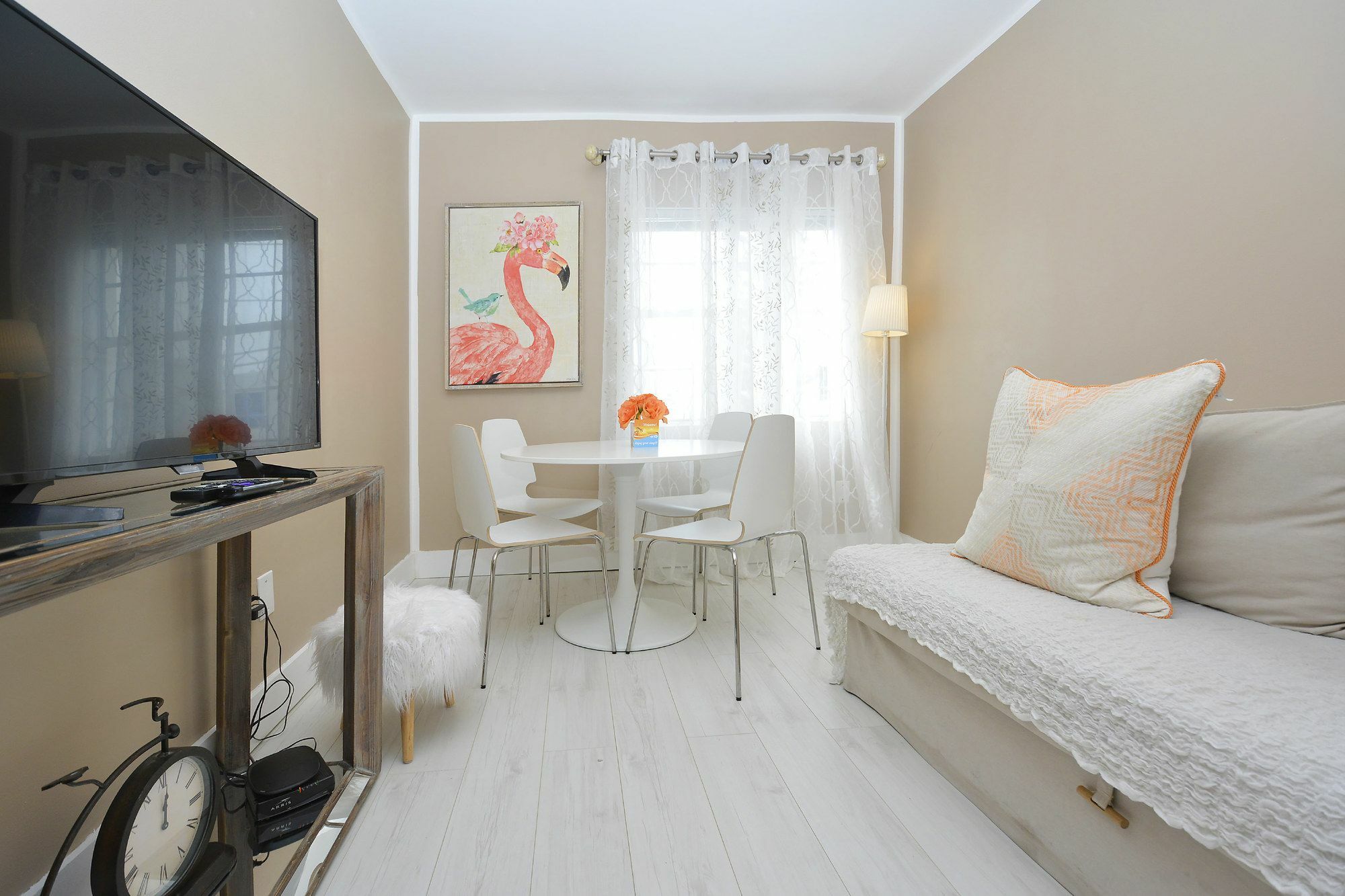 335 Ocean Walk * Miami Beach