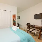 Amazing Location - Ocean Drive & Beach Front Apartment