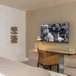 1 Bedroom Ocean View Located At 1 Hotel & Homes Miami Beach -1012