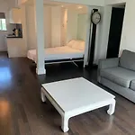 Lincoln Rd-Miami Beach Charming Vacation Studio And 2 Bedroom Apartments