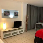 Casablanca On The Beach, Oceanfront Studio Miami Beach