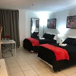 Casablanca On The Beach, Oceanfront Studio Miami Beach