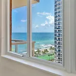 Departamento Con Vista Al Mar Y Salida A La Playa.