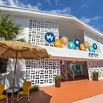 Waterside Hotel And Suites