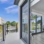 Up East Townhomes By Nomada Residences