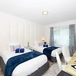 Norman\'S Hotel And Dining
