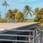 King Bed Rooftop Suite Ocean Dr C304