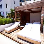 Plustay: Miami Beach Oasis Resort