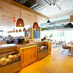 Plustay: Miami Beach Oasis Resort