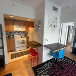 1 Bed Apt. A Block From The Beach