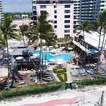 2 Bedroom Apartment W Balcony & Ocean View @ The Beach 154