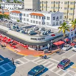 1 Bedroom 5 Minutes Walk To Beach On Washington Ave