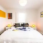 1 Bedroom 5 Minutes Walk To Beach On Washington Ave