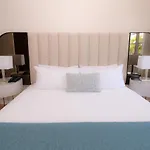 Avalon Hotel