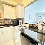Your Vacation Home! Near The Beach