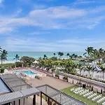 Adorable 2 Bedroom Condo Beach Service 605
