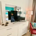 Directly On The Beach With Pool & Ocean View