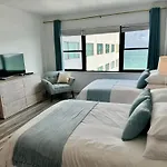 Directly On The Beach With Pool & Ocean View