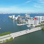 Vista Mar: Bay Views Close To Miami Attractions