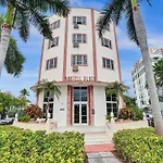 Mantell Plaza Apartments
