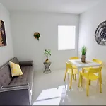 1 Stylish Sobe Condo 1/2 Block From The Beach!!!