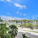Beachfront Ocean View Condo Beach Service 520