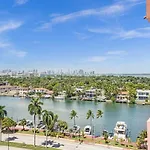 Cute Ocean View Condo Beach Service Unit 1217