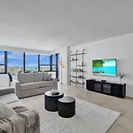Oceanfront Haven Retreat Beach Service 502