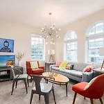 2 Bedroom 2 Bath Apartment On 7 Th Collins Ave
