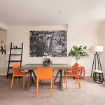 2 Bedroom 2 Bath Apartment On 7 Th Collins Ave