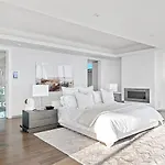 Bayfront Bliss Villa Relax In Style With Pool And Bay Views