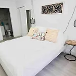 Modern And Cozy Apartment Steps From The Beach