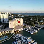 La Marinita - Marina Views Pool Parking Location