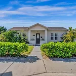Stunning 2Bd 1Ba Dream Beach House In Surfside
