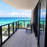 Deluxe Beach Resort - Hora Rentals