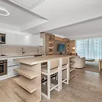 1 Hotel King Suite 1Br 1 5Ba