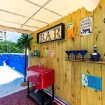 2Bedroom 2Bath Loft Exclusive Rooftop&Jacuzzi,1Block From Beach