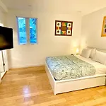 16Guests Luxurious South Beach Suite With Rooftop