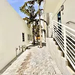 16Guests Luxurious South Beach Suite With Rooftop
